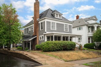 1924 Colfax Ave S in Minneapolis, MN - Building Photo - Building Photo