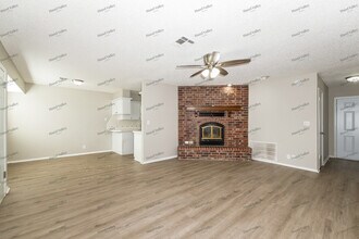 616 Crosstimbers Dr in Moore, OK - Building Photo - Building Photo