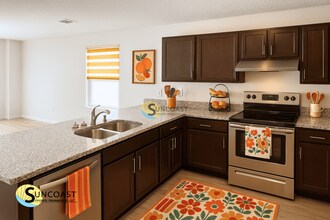 8576 April St, Unit 2 in Jacksonville, FL - Building Photo - Building Photo