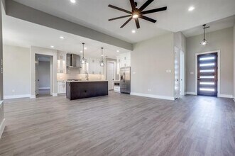 8231 Forest Ln in Dallas, TX - Building Photo - Building Photo