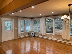 25 Evergreen Rd in Putnam Valley, NY - Building Photo - Building Photo