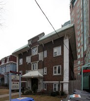 44 Huntley St in Toronto, ON - Building Photo