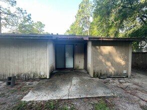 1915 SW 70th Terrace in Gainesville, FL - Foto de edificio - Building Photo