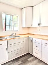 525 Sycamore Pl, Unit 1 in Inglewood, CA - Foto de edificio - Building Photo