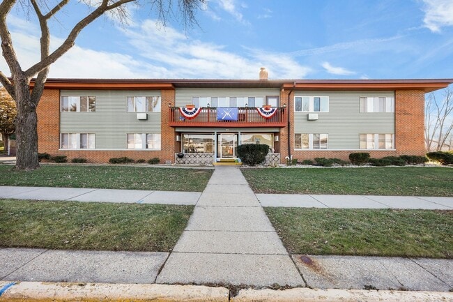 property at 1143 W Carriage Dr