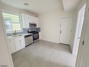 261 22nd St-Unit -3 in Irvington, NJ - Building Photo - Building Photo