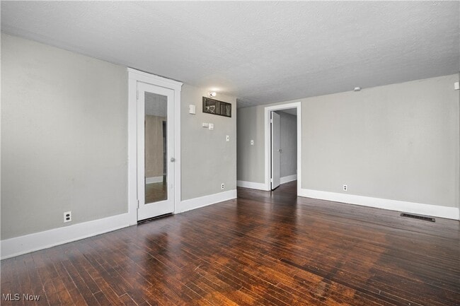 property at 1063 W 21st St