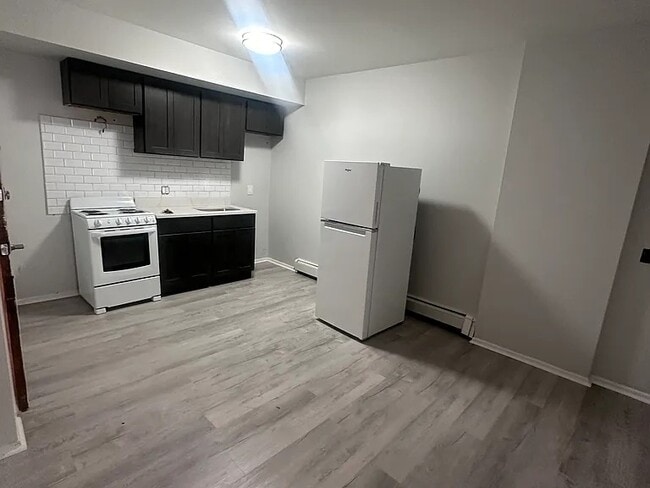 324 Hope Ave in Clifton, NJ - Building Photo - Building Photo