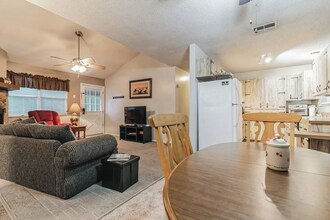 2143 N Cedarhouse Terrace in Crystal River, FL - Building Photo - Building Photo