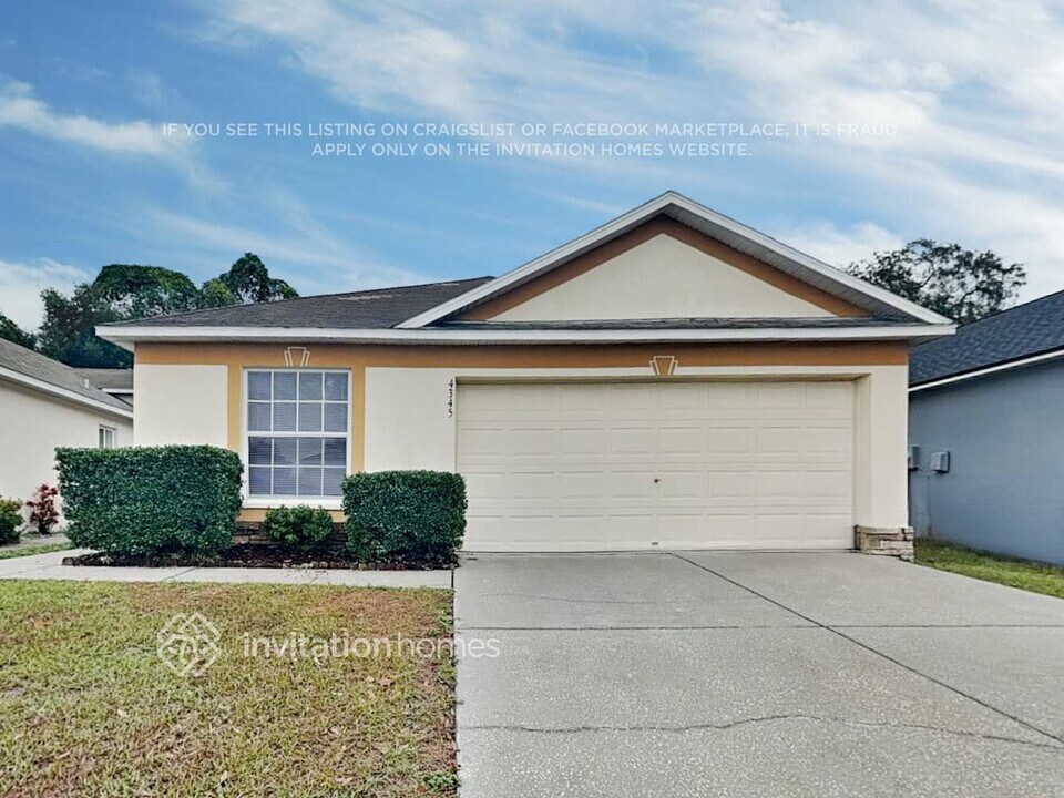 4345 Country Hills Blvd in Plant City, FL - Foto de edificio