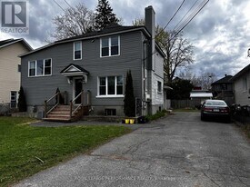 110 Glynn Ave in Ottawa, ON - Building Photo