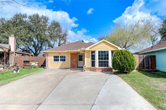 4705 Dogwood Dr in Rosenberg, TX - Building Photo - Building Photo