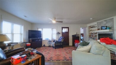 2108 W Stone St in Fayetteville, AR - Foto de edificio - Building Photo