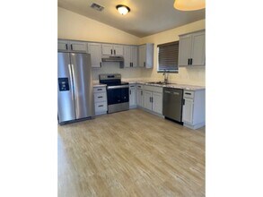 9072 W Swansea Dr in Arizona City, AZ - Building Photo - Building Photo