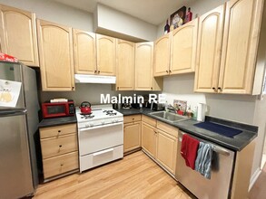 96 Hammond St, Unit 1 in Boston, MA - Foto de edificio - Building Photo