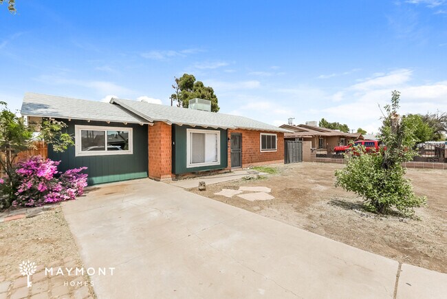 3938 W McLellan Blvd in Phoenix, AZ - Building Photo - Building Photo