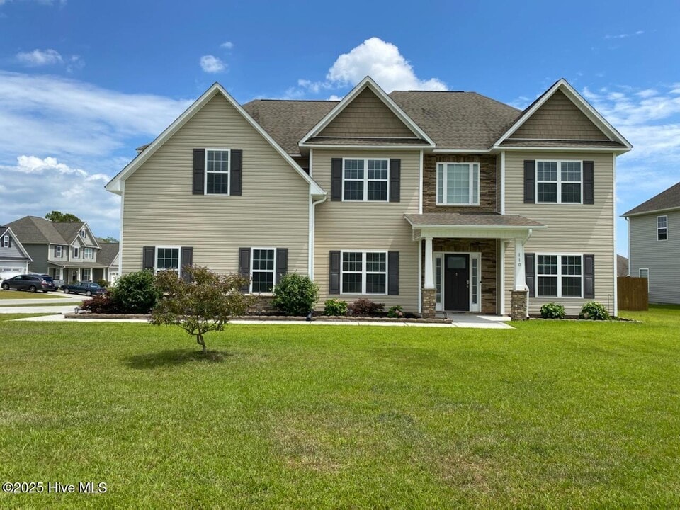110 Regatta Way in Sneads Ferry, NC - Building Photo