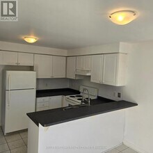 17 Iveagh Dr in Georgina, ON - Building Photo - Building Photo