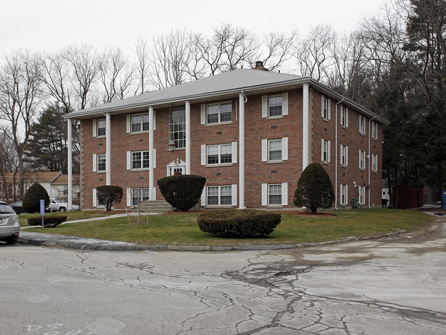 Auburn Garden Apartments in Auburn, MA - Building Photo - Building Photo