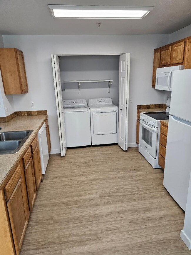 6181 S Sea Breeze Way in Boise, ID - Building Photo - Building Photo