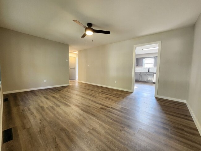 304 Dogwood St in Strafford, MO - Building Photo - Building Photo