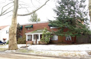 208 Washington Ave in Oakmont, PA - Building Photo