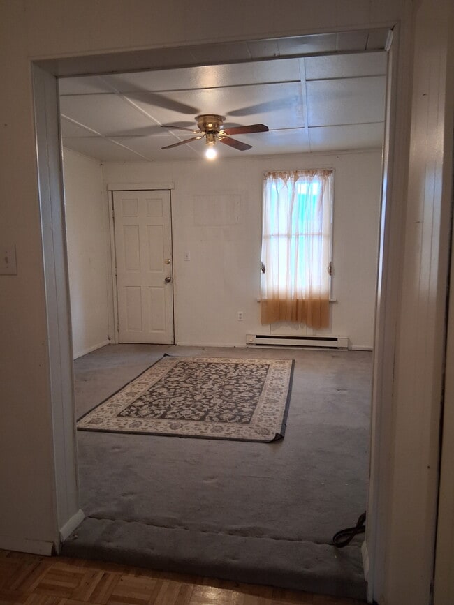 137 Mill St in Lewistown, PA - Foto de edificio - Building Photo