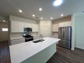 238 Durham St in North Aurora, IL - Building Photo - Building Photo