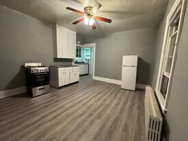 195 D St, Unit 2 in Johnstown, PA - Building Photo