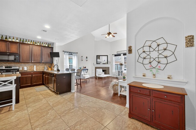 property at 2422 Blue Jay Ln
