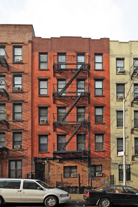 122 E 102nd St in New York, NY - Building Photo