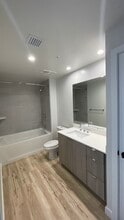 529 SW 3rd St, Unit C1 in Miami, FL - Building Photo - Building Photo