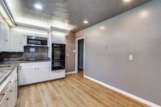 1703 Raydon Dr in Arlington, TX - Building Photo - Building Photo