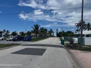 901 S Orlando Ave in Cocoa Beach, FL - Building Photo - Building Photo