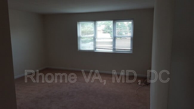 6192 Greenwood Dr in Falls Church, VA - Building Photo - Building Photo