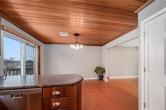 190 Gladstone St in Cranston, RI - Building Photo - Building Photo