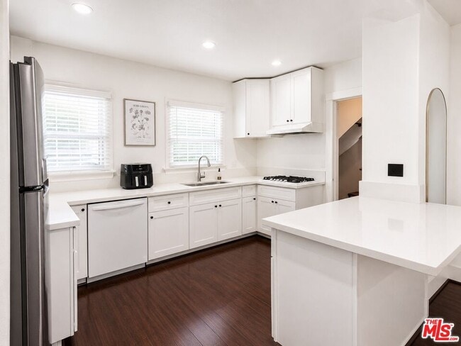 property at 2421 3rd Ave
