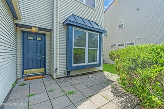 19 Longbrook Ln in Freehold, NJ - Building Photo - Building Photo