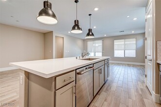 9593 Sard Ln in Las Vegas, NV - Building Photo - Building Photo