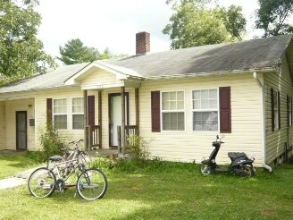 1100-1110 Old Hendersonville Hwy in Brevard, NC - Foto de edificio