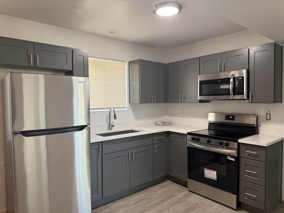 4619 S 16th St in Phoenix, AZ - Building Photo