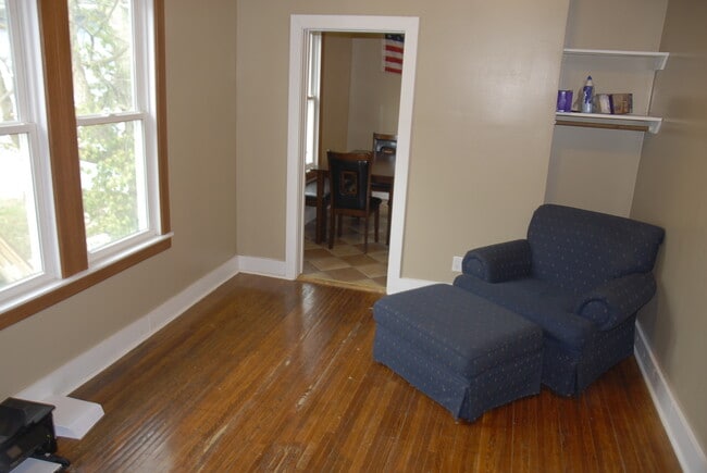 303 E 10th St in Bloomington, IN - Building Photo - Building Photo