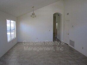 5941 E Kelton Ln in Scottsdale, AZ - Building Photo - Building Photo
