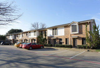 Highlands of Grand Prairie in Grand Prairie, TX - Building Photo - Building Photo