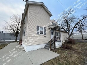 340 Park Ave in Lockport, NY - Building Photo - Building Photo