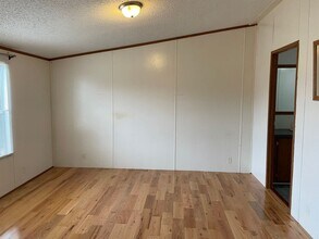 102 Shelby St in Rhodhiss, NC - Building Photo - Building Photo