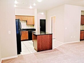 3226 W Montrail Pl in Fayetteville, AR - Building Photo - Building Photo
