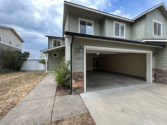 14941 N Nixon Loop in Rathdrum, ID - Building Photo - Building Photo