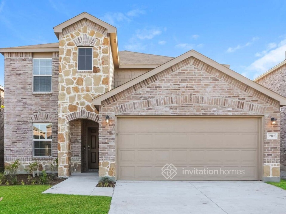 1917 Cherry Bark Ln in Forney, TX - Building Photo