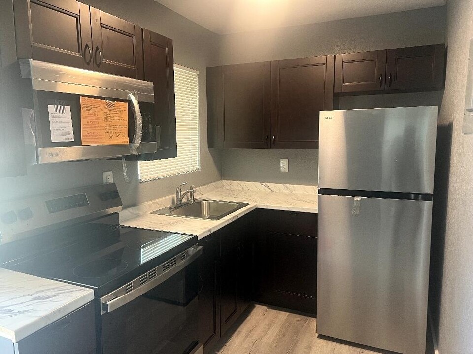 229 NW 12th Ct in Pompano Beach, FL - Building Photo
